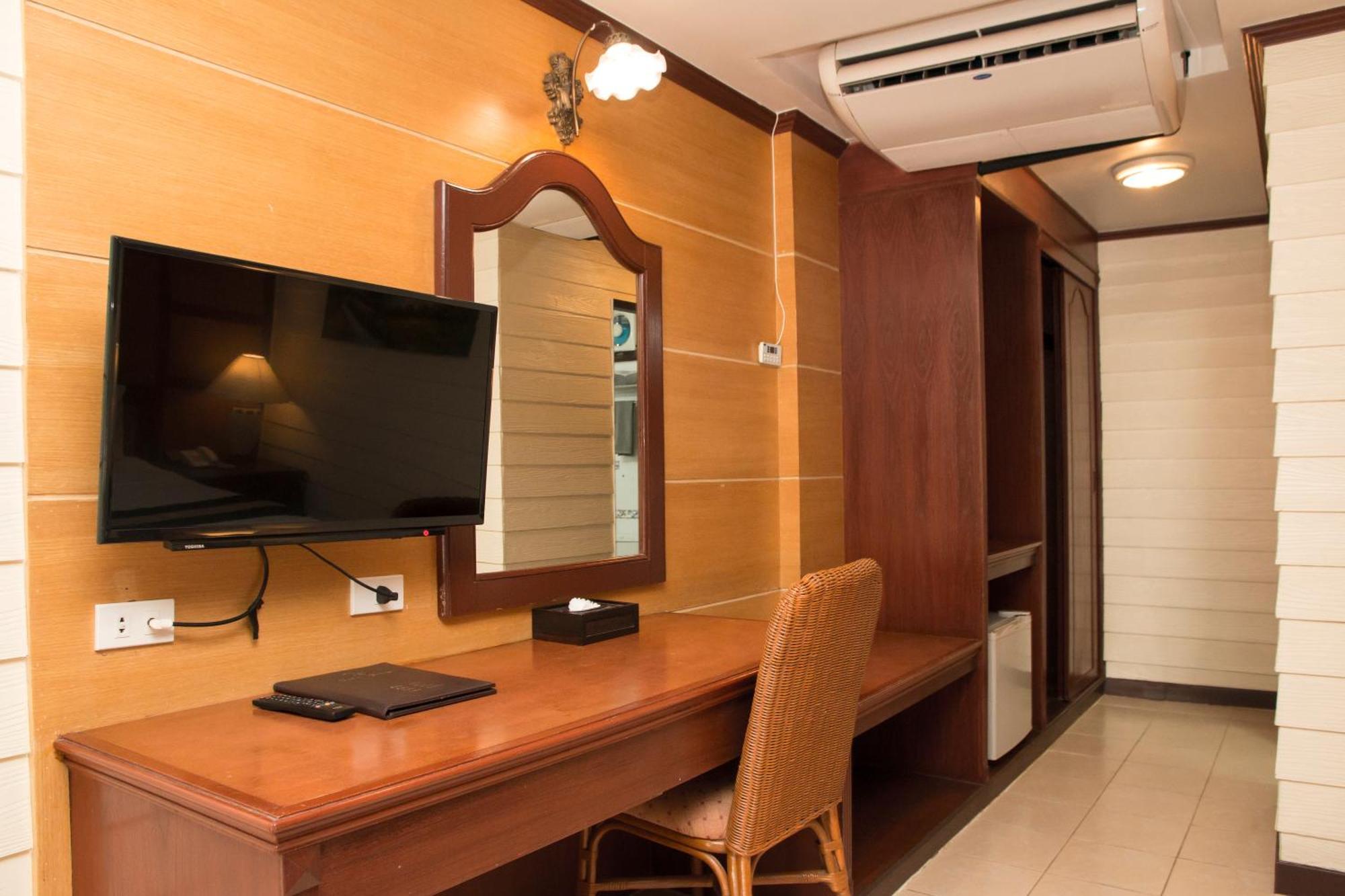S Lodge Pattaya Formally Sabai Lodge Екстериор снимка