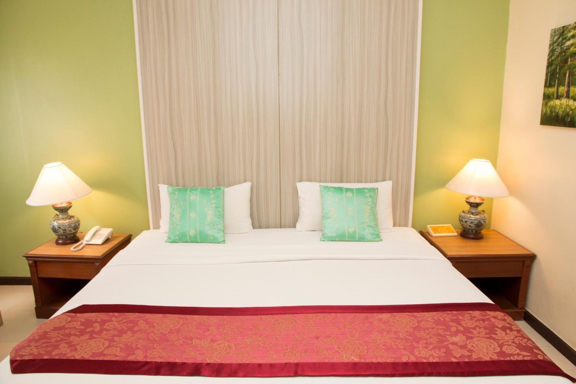 S Lodge Pattaya Formally Sabai Lodge Екстериор снимка